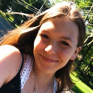 Meet your Posher, Hannah